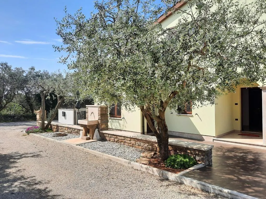 Modern&Family Friendly Fazana Apartment Ana Bruna